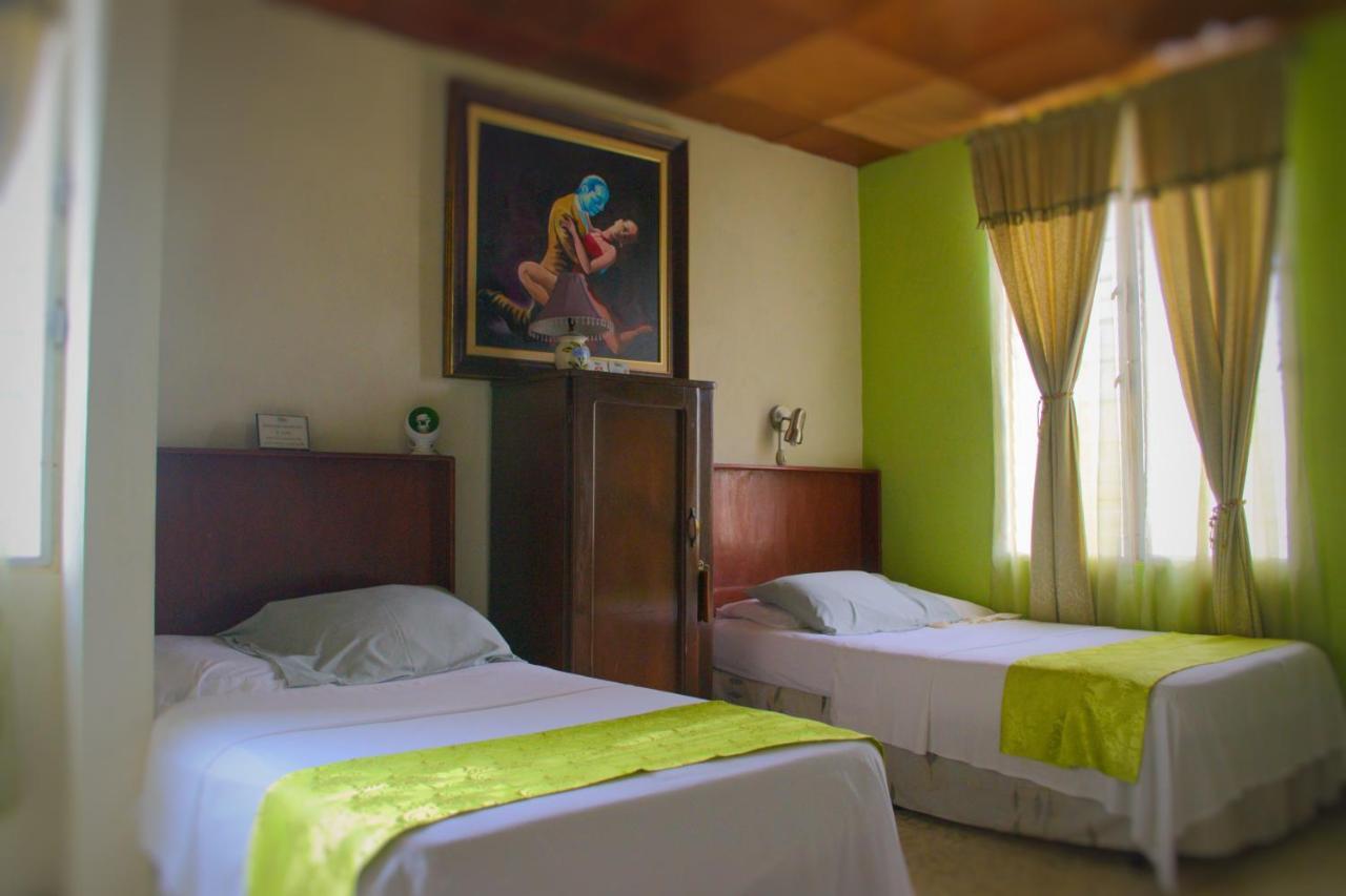 Hotel Oasis ซานซัลวาดอร์ ภายนอก รูปภาพ