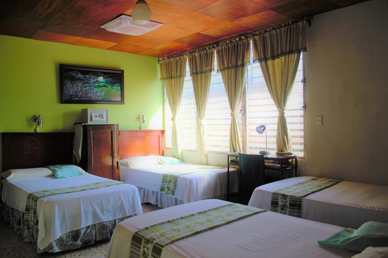 Hotel Oasis ซานซัลวาดอร์ ภายนอก รูปภาพ