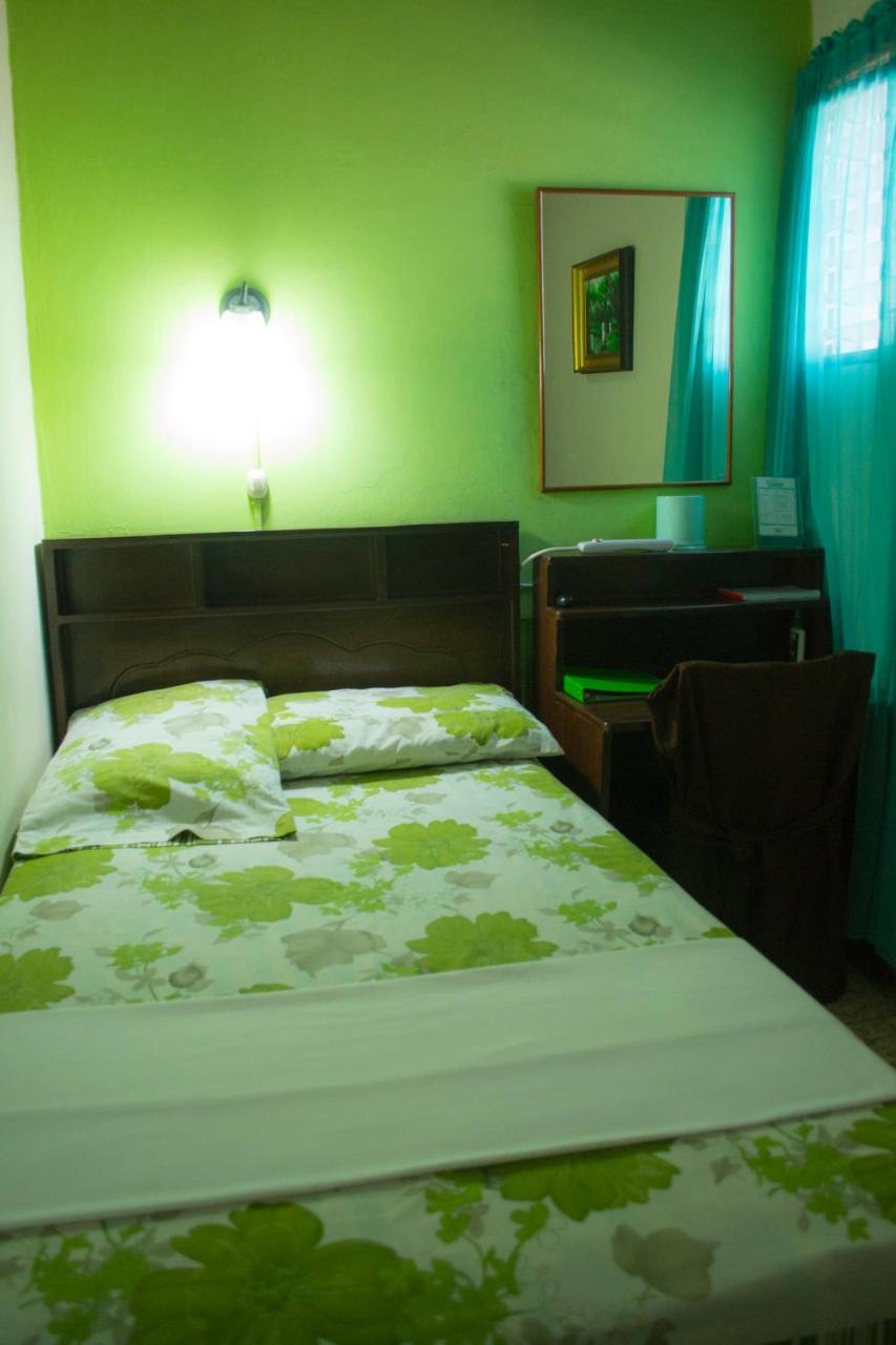 Hotel Oasis ซานซัลวาดอร์ ภายนอก รูปภาพ