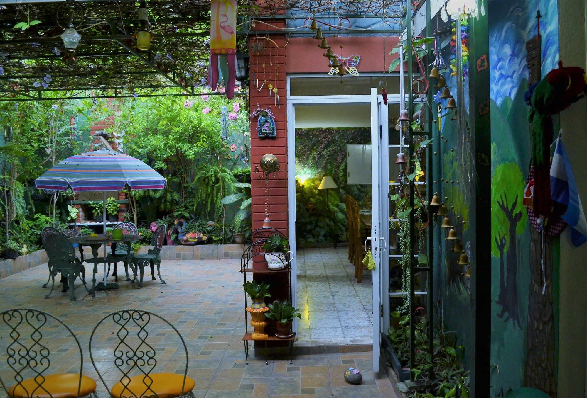 Hotel Oasis ซานซัลวาดอร์ ภายนอก รูปภาพ